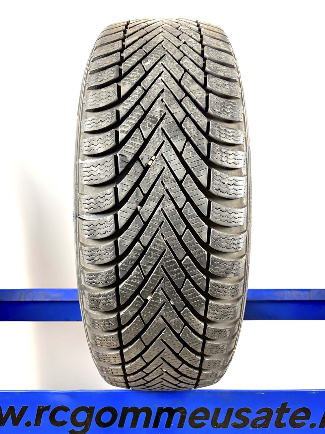 Pirelli 205/55 R17 95T M+S Invernali - immagine 2