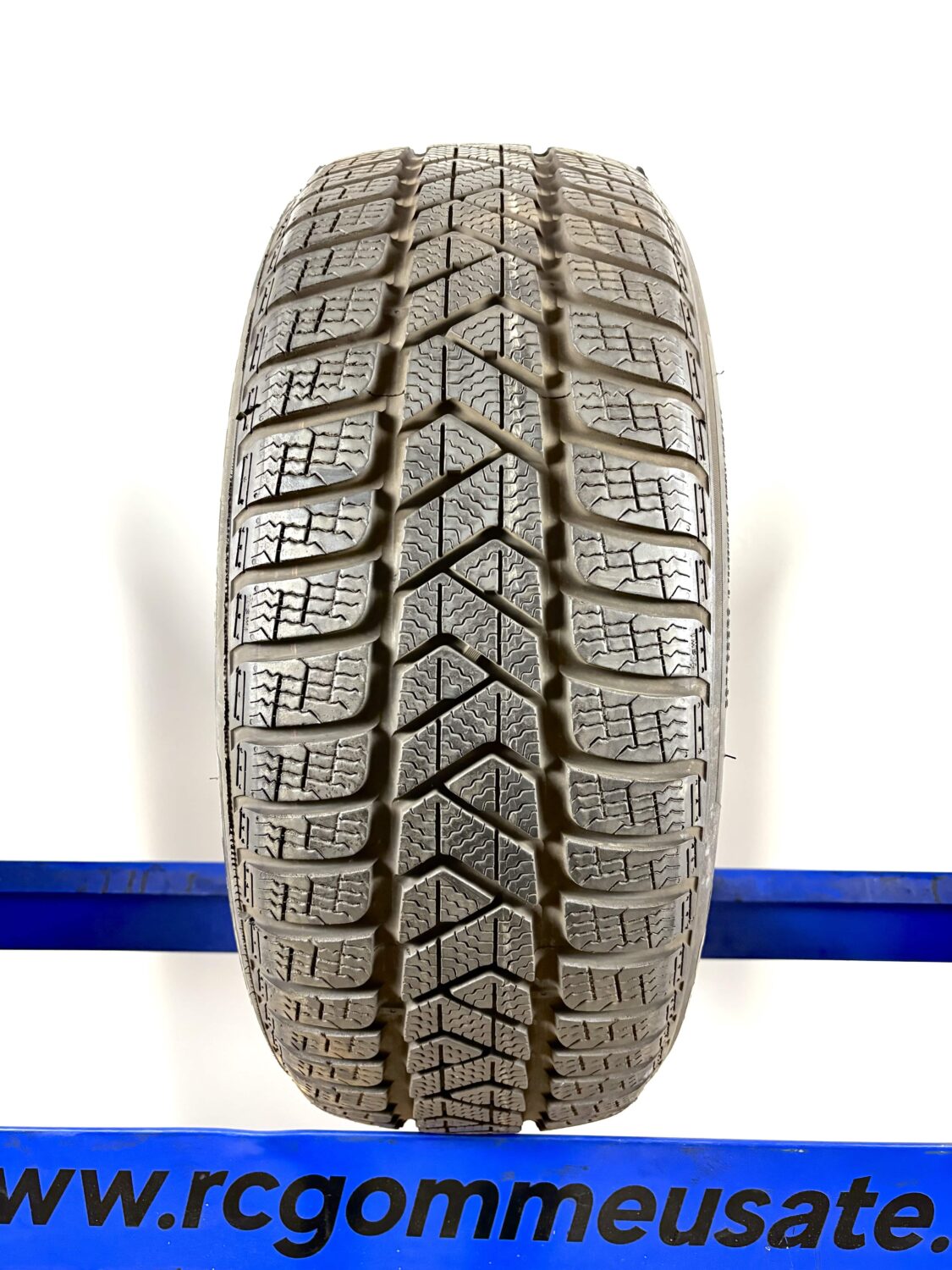 Pirelli 215/55 R17 98V M+S Invernali - immagine 2