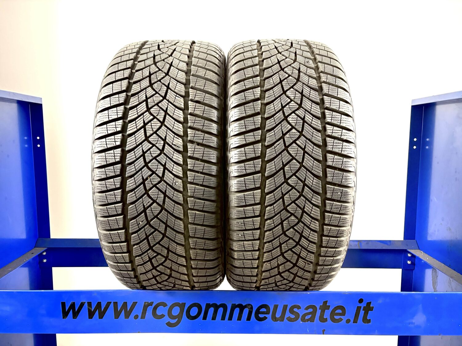 Goodyear 245/40 R18 97V M+S Invernali