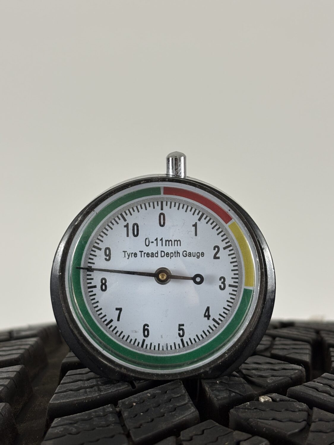 Goodyear 245/40 R18 97V M+S Invernali - immagine 3