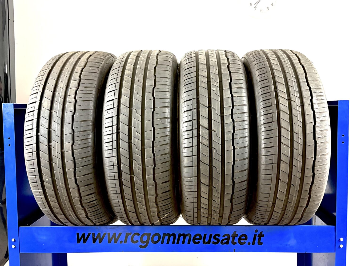 Hankook 235/60 R18 103W