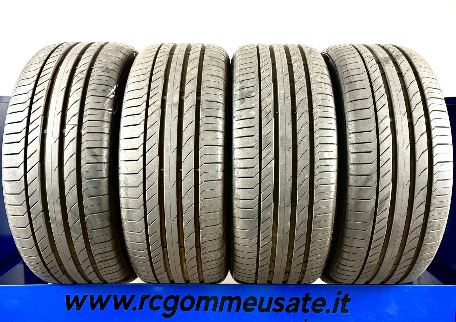 Continental 235/45 R19 94V