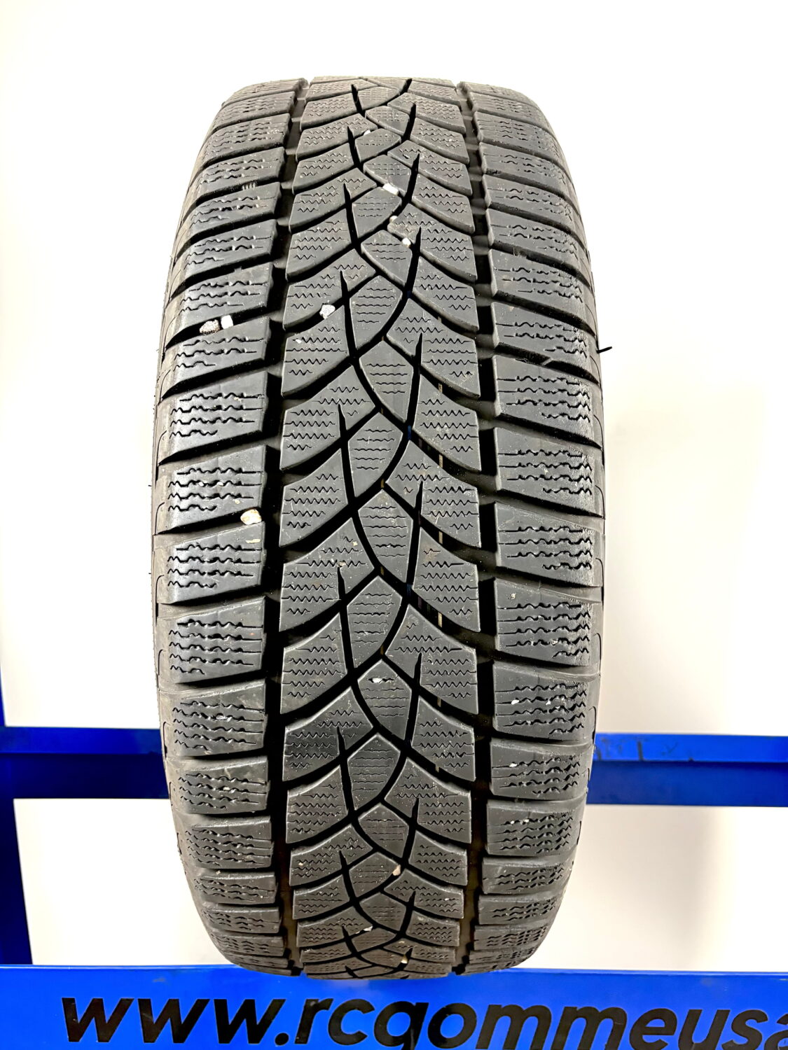 Goodyear 235/55 R18 104H M+S Invernali - immagine 2