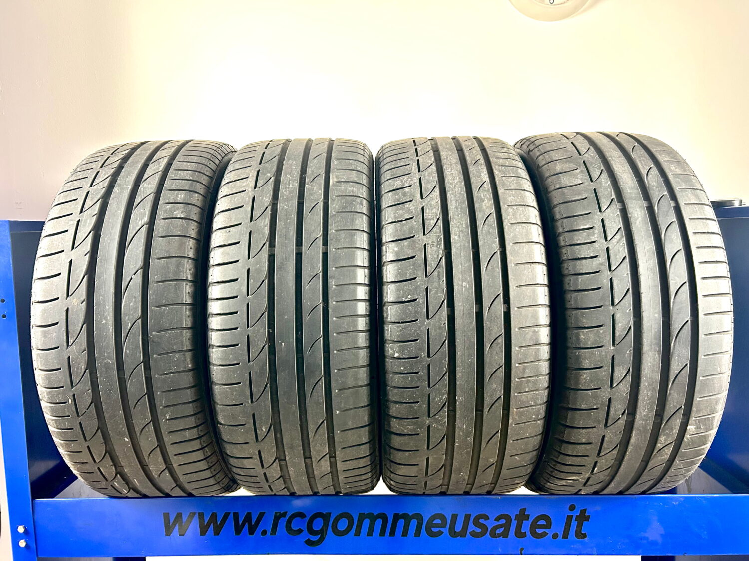 Bridgestone 235/40 R19 96Y
