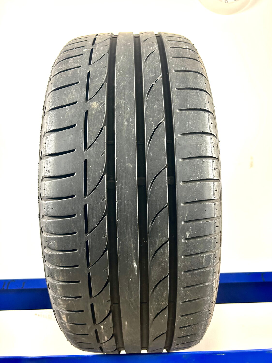 Bridgestone 235/40 R19 96Y - immagine 2