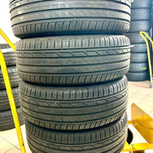 Quattro cerchi in lega da 18 pollici + quattro pneumatici Bridgestone estive 215/50 r18 92W