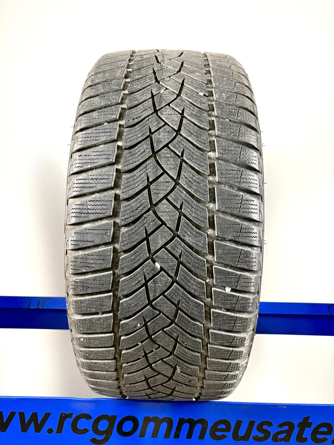 Goodyear 235/35 R19 91W M+S Invernali - immagine 2