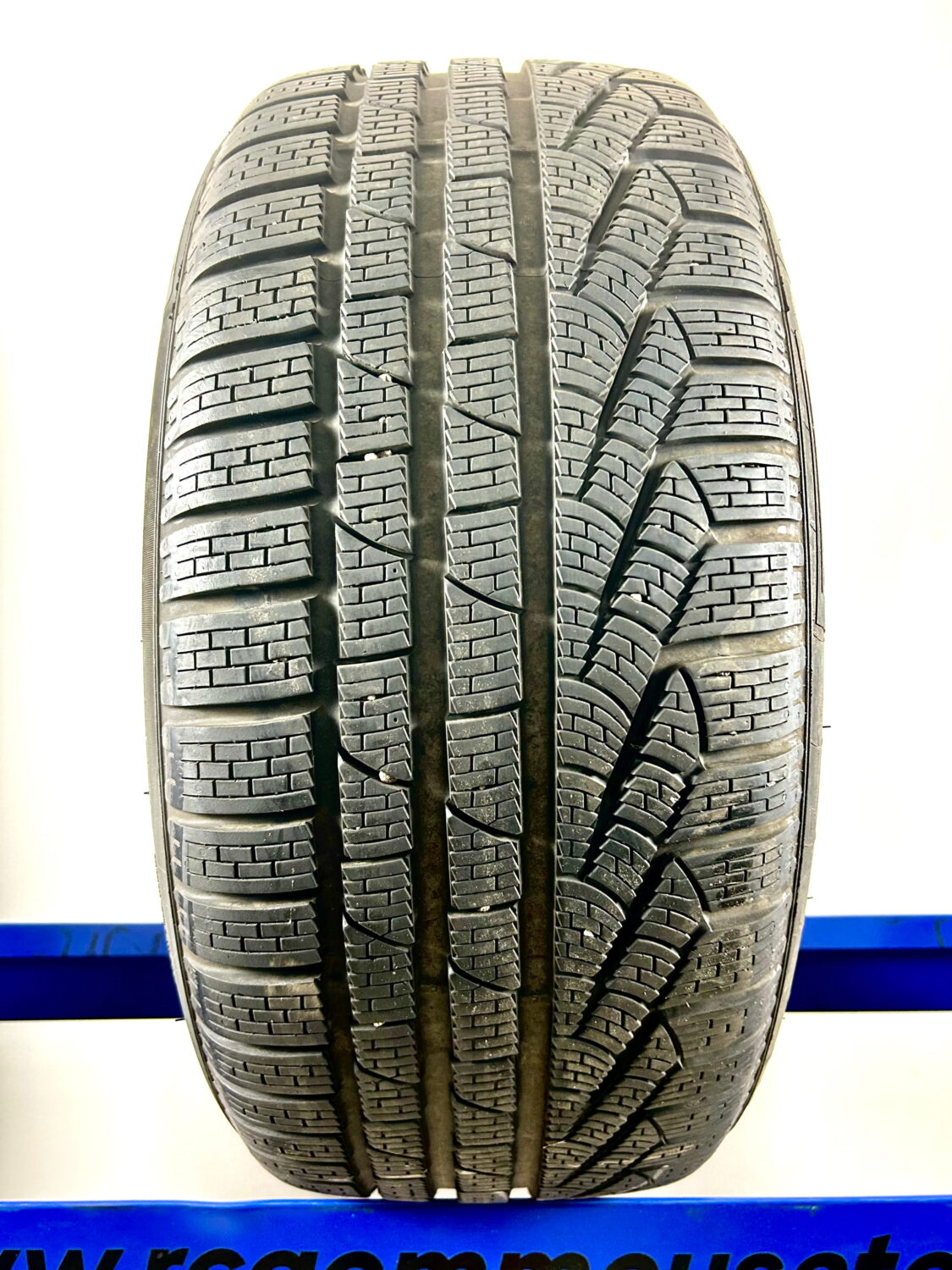 Pirelli 255/45 R19 100V M+S invernali - immagine 2