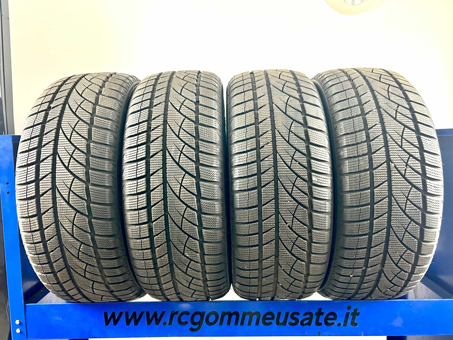 Evergreen 235/55 R18 104H M+S invernali