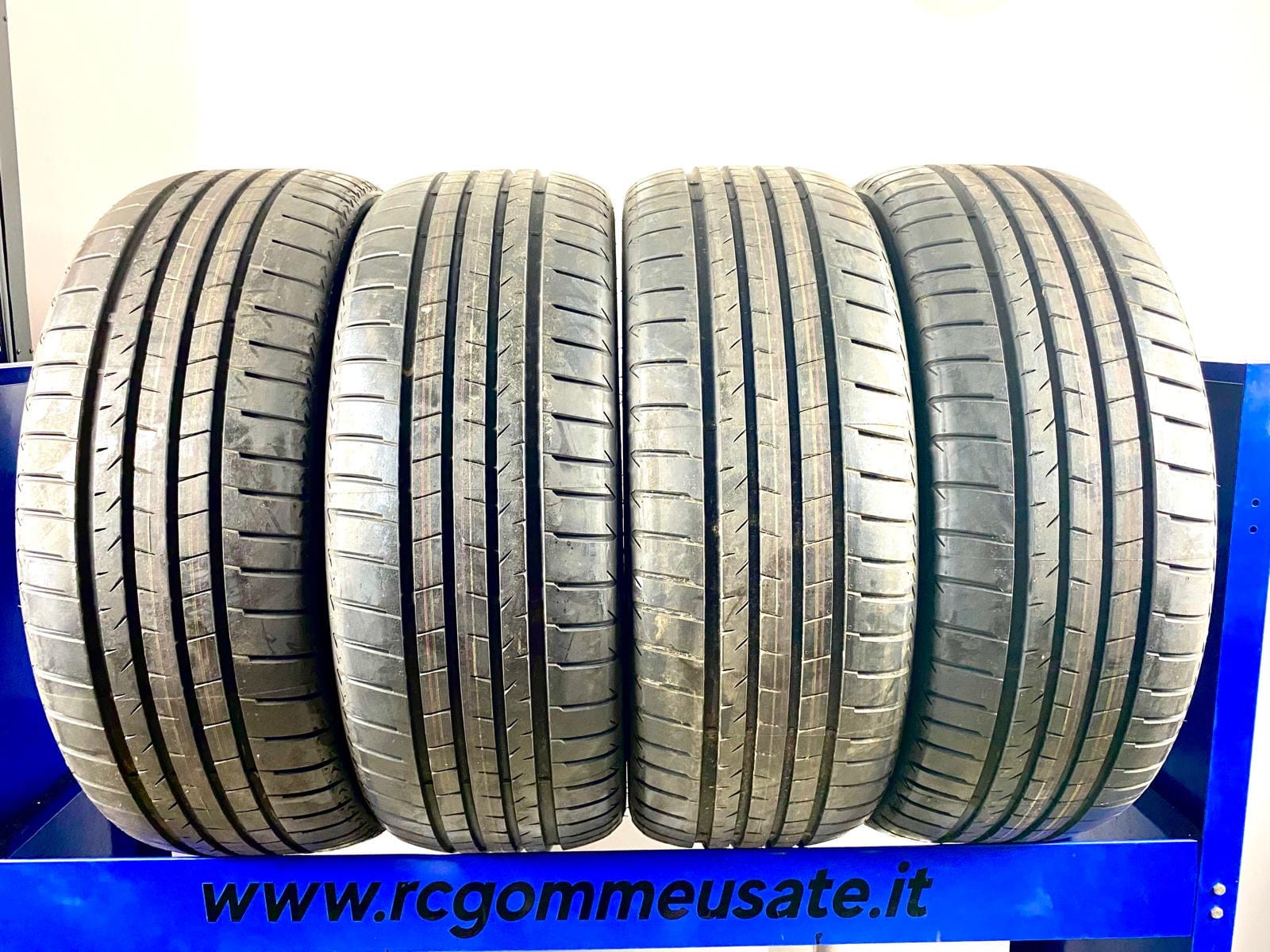 Bridgestone 235/45 R20 96W
