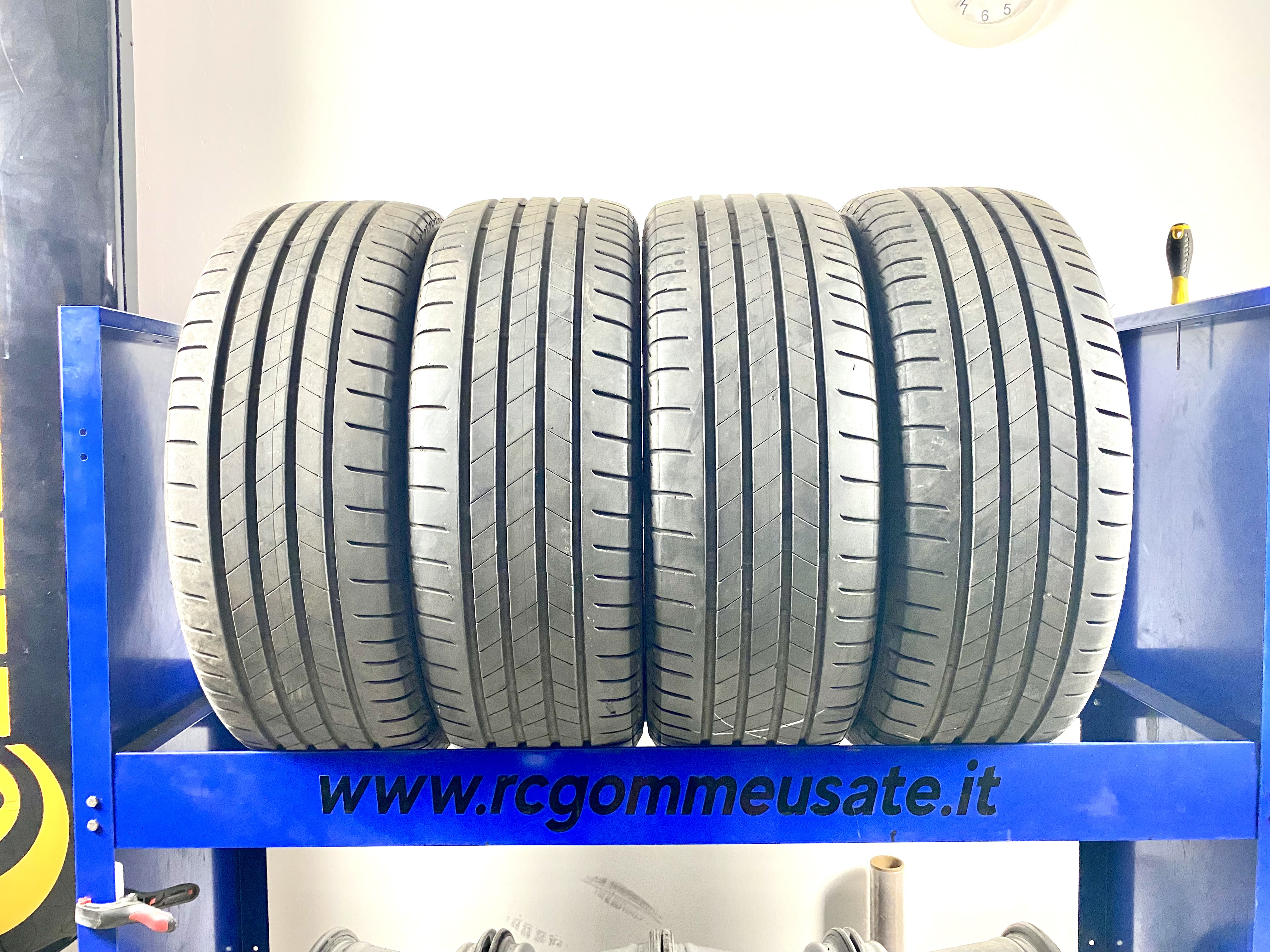 Bridgestone 215/55 R17 94V
