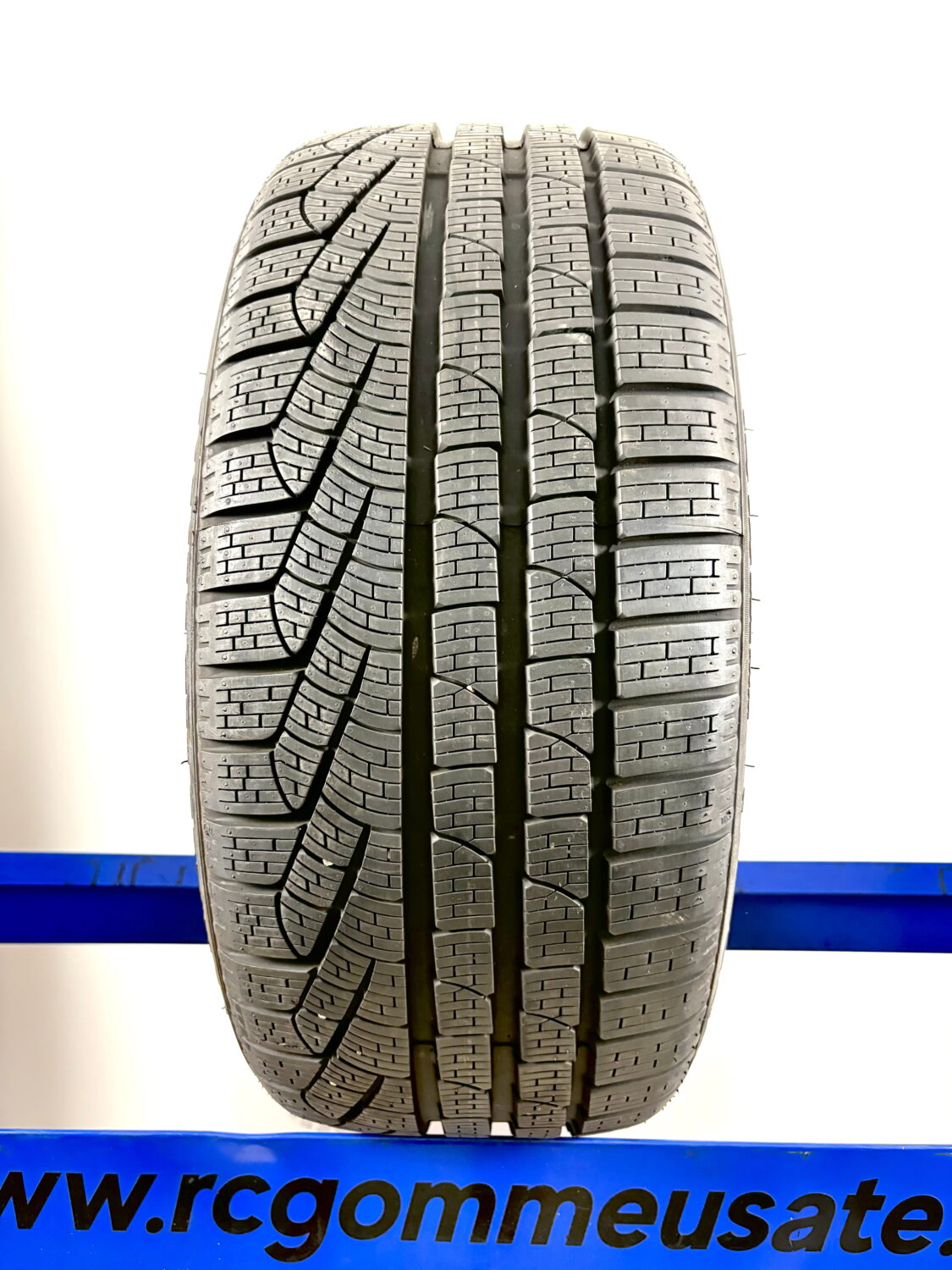 Pirelli 245/35 R19 93V M+S Invernali - immagine 2
