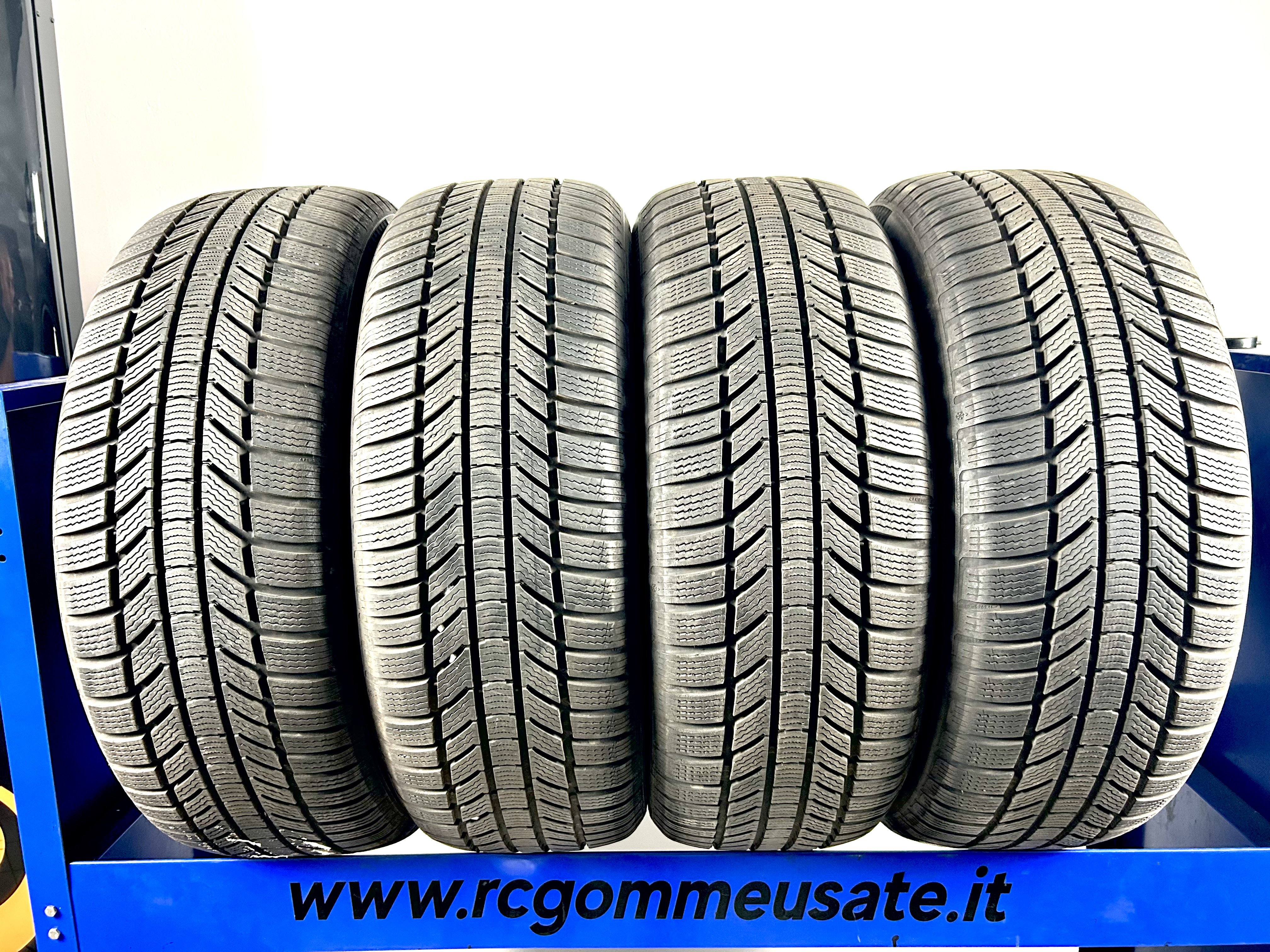 Continental 235/55 R18 104V M+S invernali