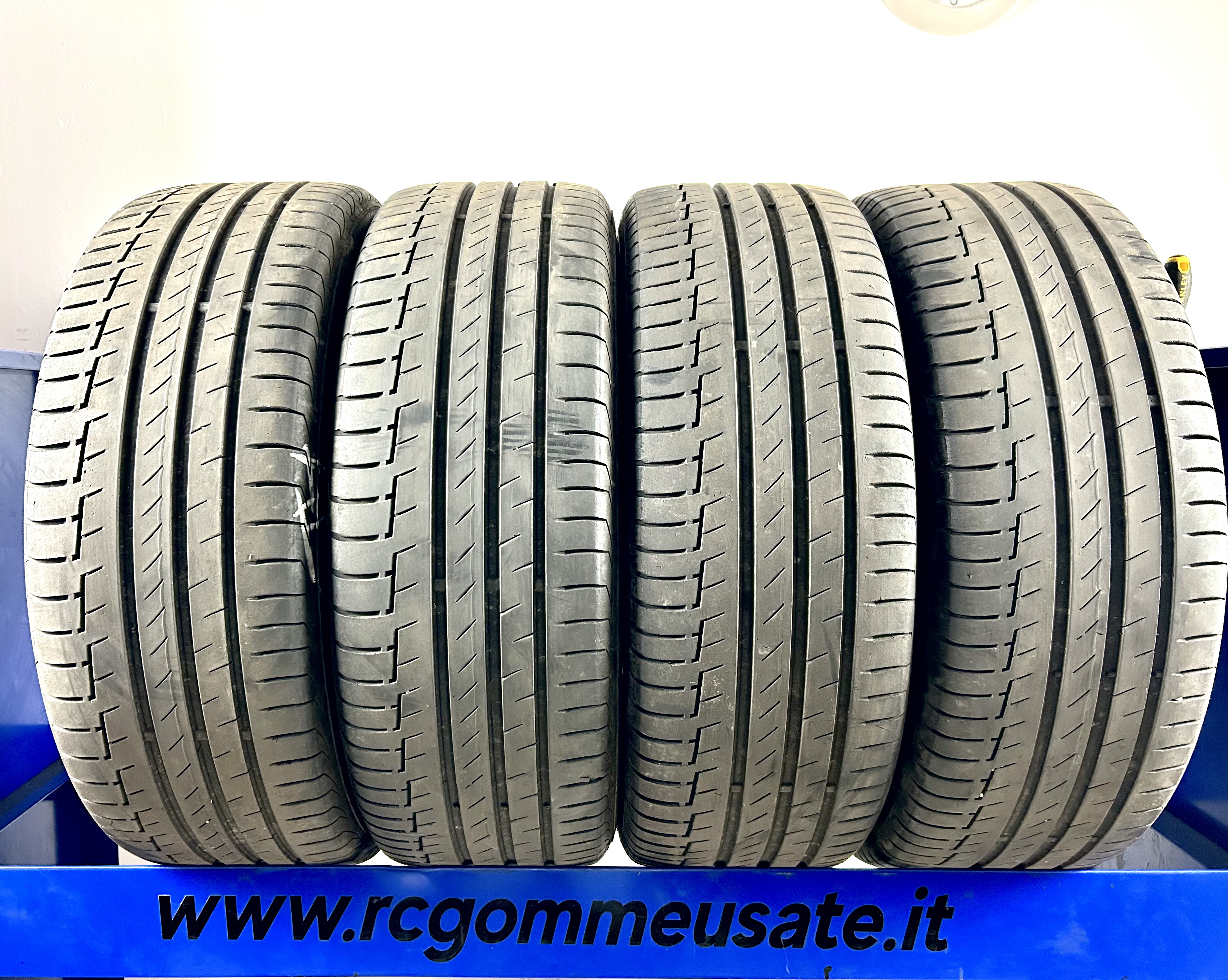 Continental 215/55 R18 99V