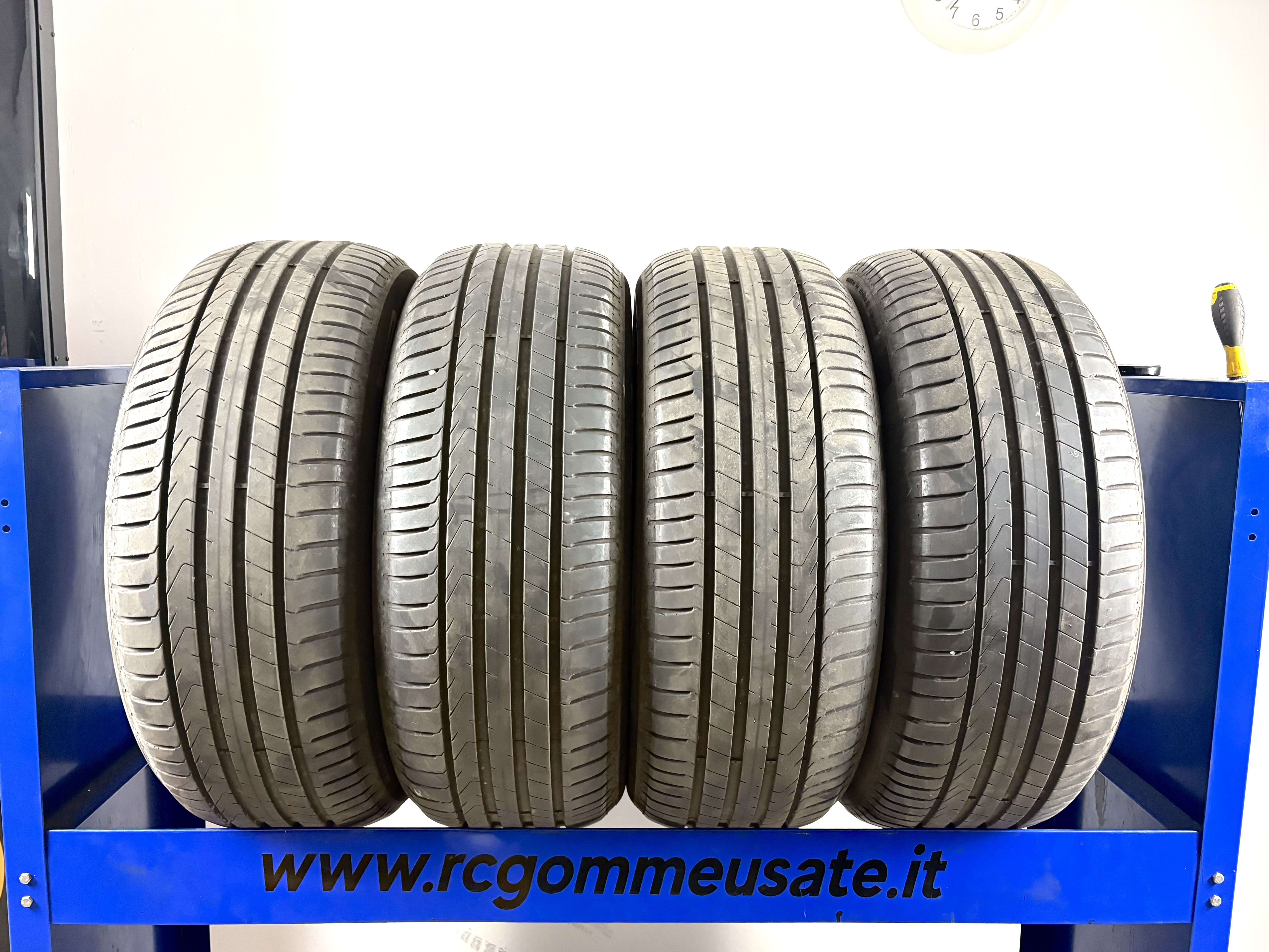 Pirelli 215/55 R17 94V