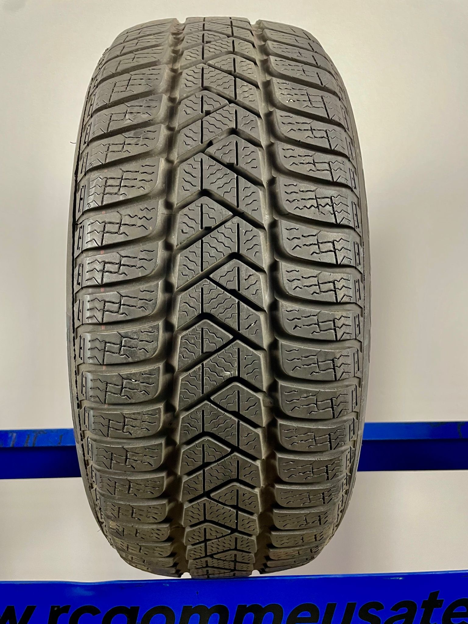 Pirelli 215/55 R17 94H M+S invernali - immagine 2